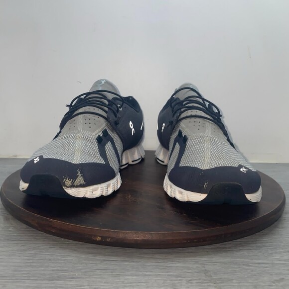 On Cloud 5 Sneakers Men’s Size 10 Black Gray Running Shoes Comfort Walking